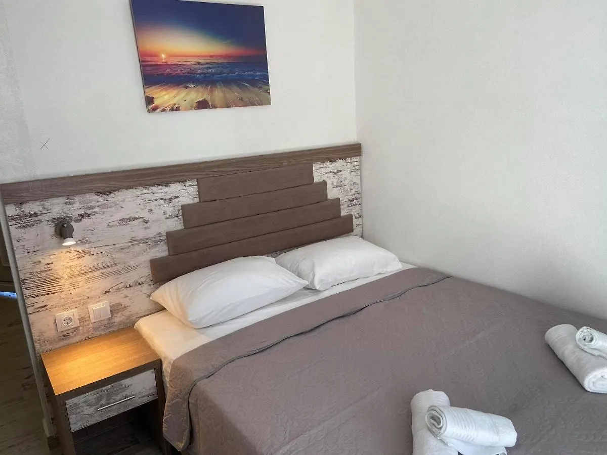 Apartments Miki Полихроно