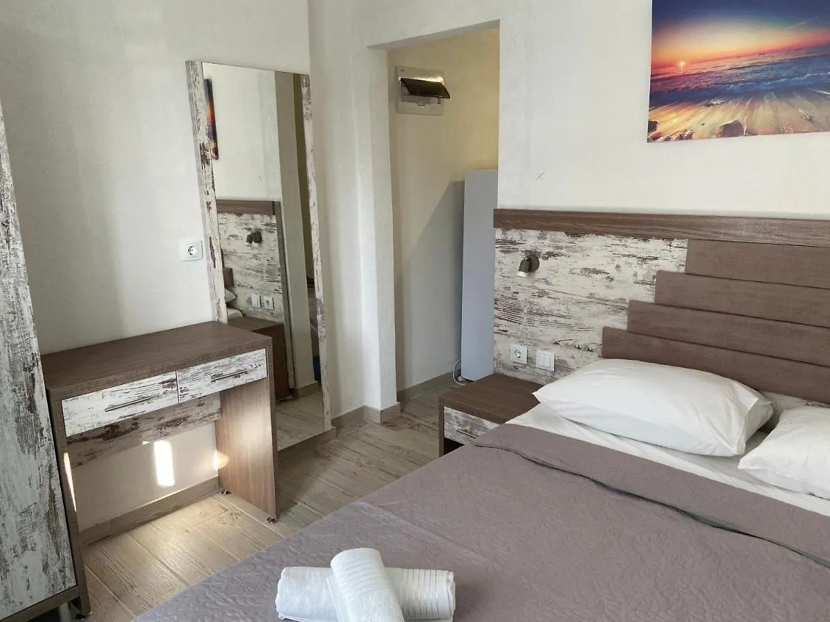 Apartments Miki Полихроно