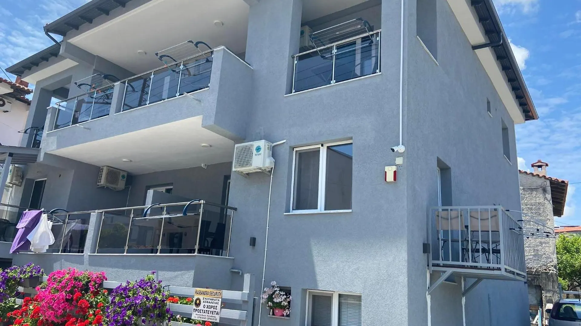 Apartments Miki Полихроно