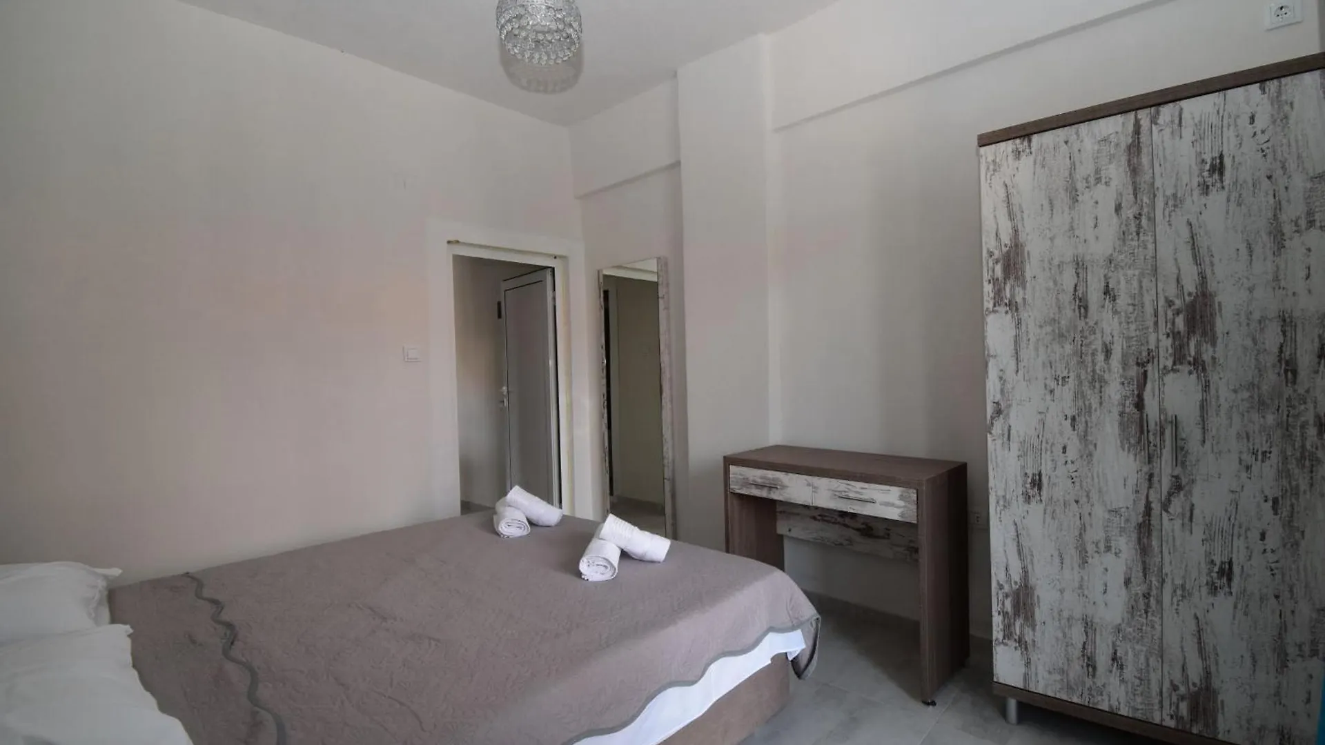 Apartments Miki Полихроно