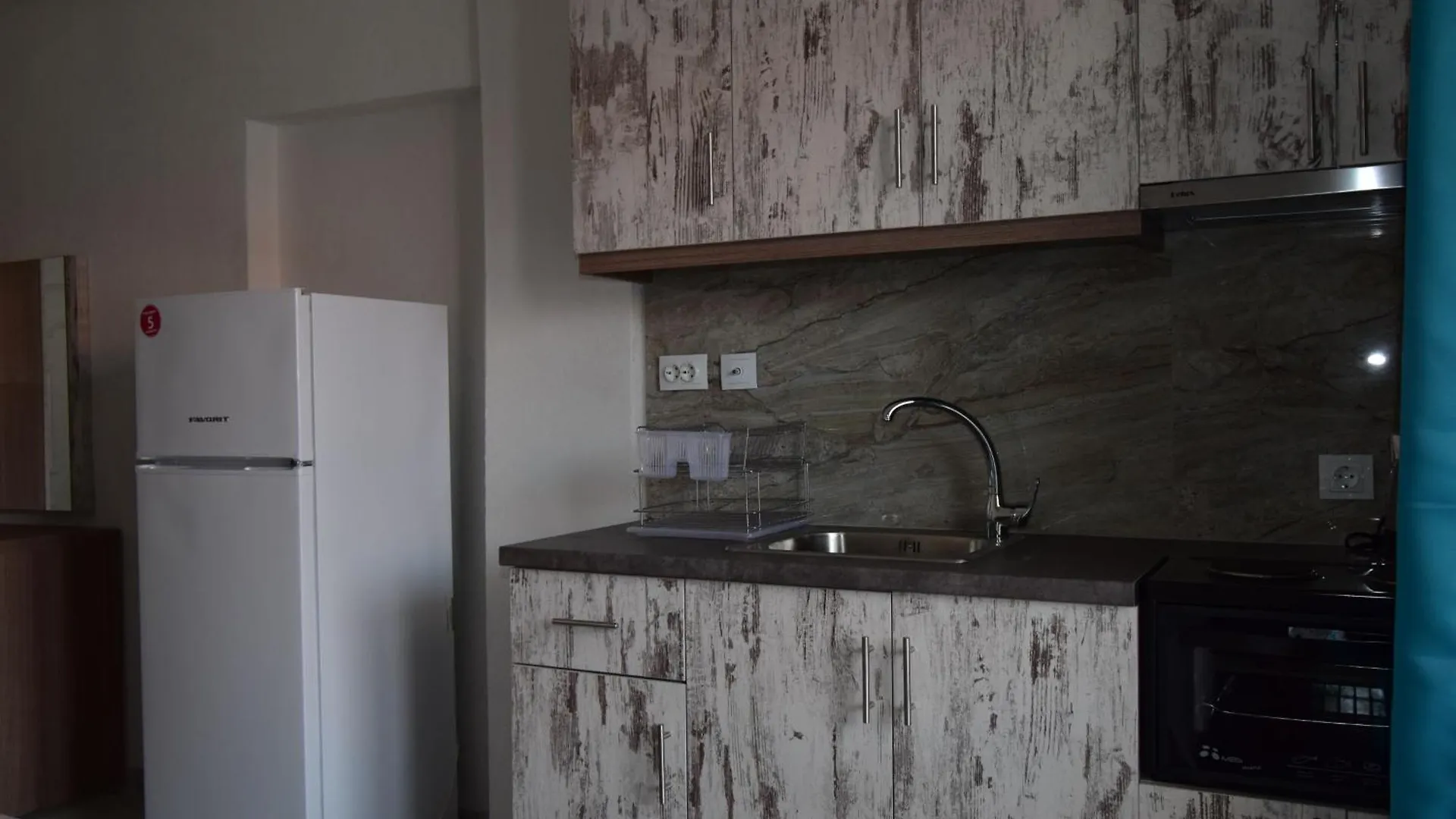 Apartments Miki Полихроно